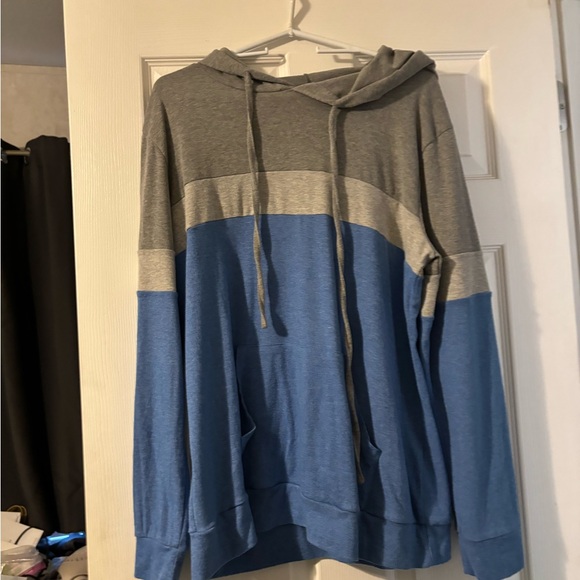 Grey with white stripe and other half blue - Picture 1 of 3